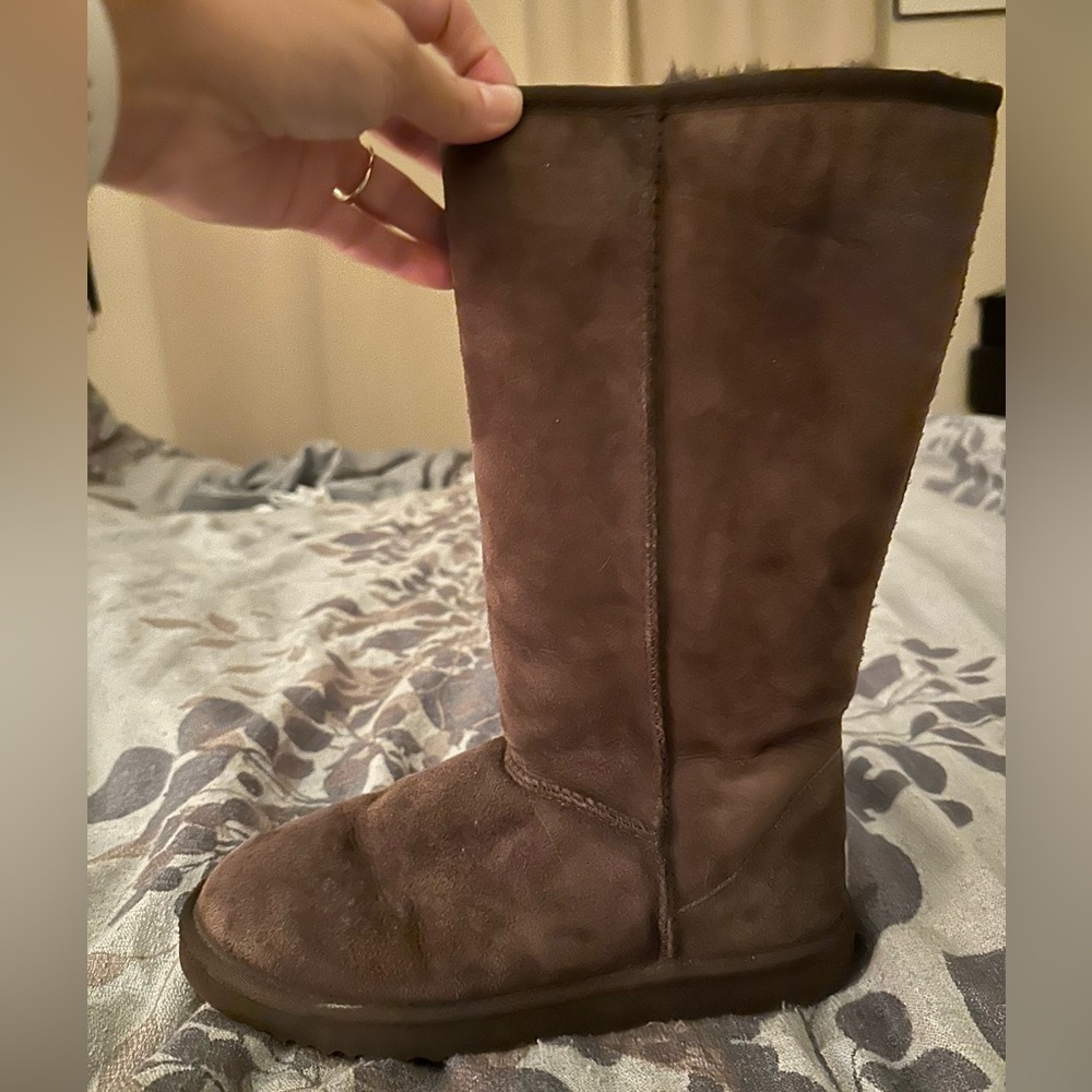 Classic Tall Uggs- Excellent Used Condition! Size 8